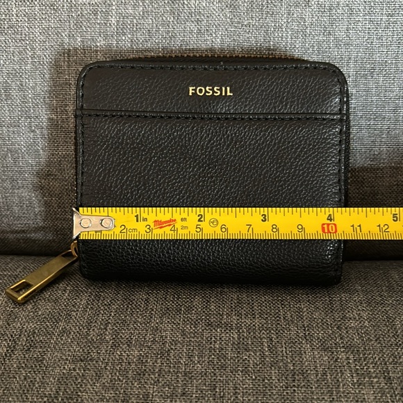 Barely used black Fossil wallet with gold tone hardware - Picture 2 of 5